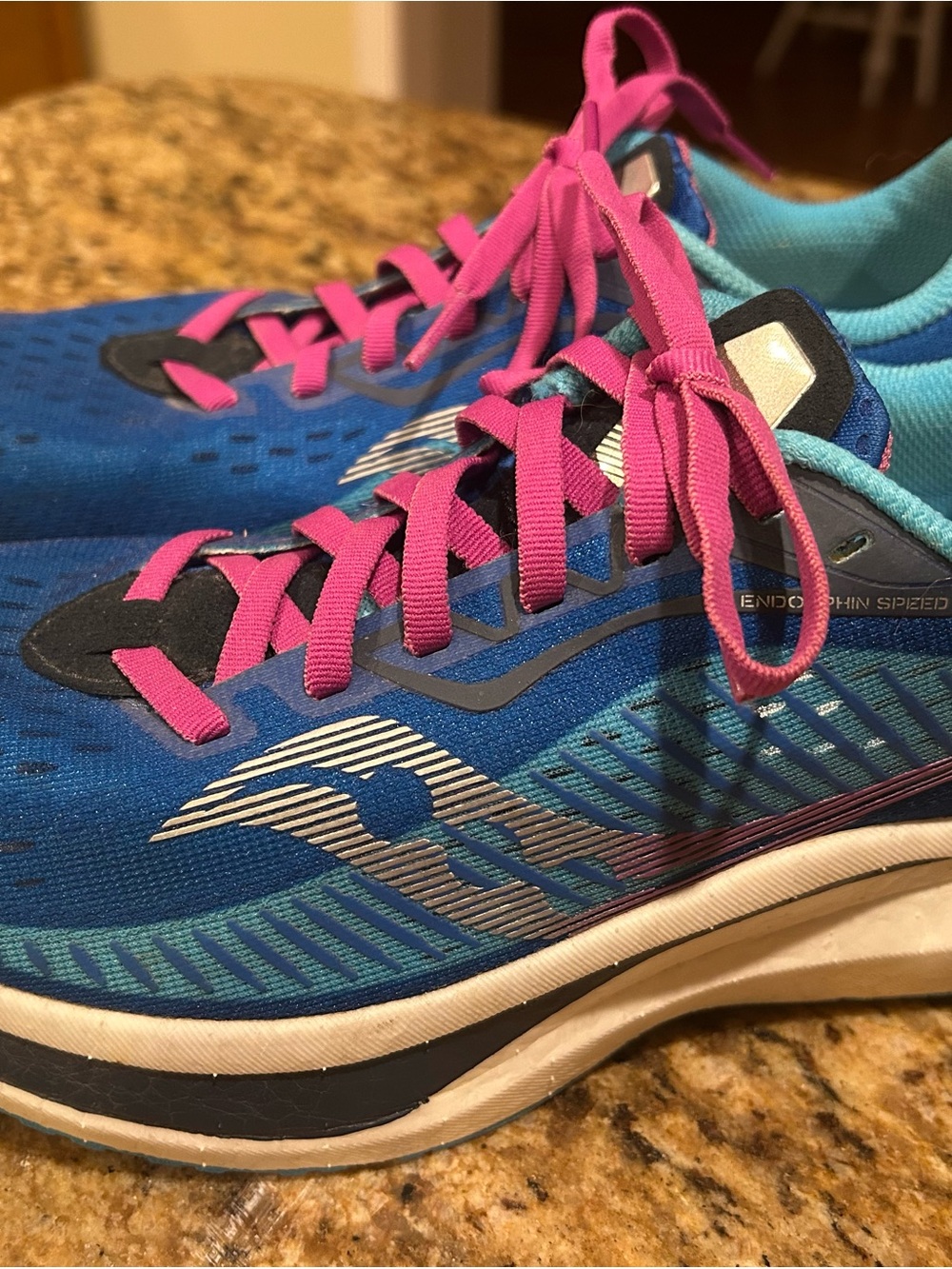 Nearly new women’s Saucony Endorphin Speed 2 size 8